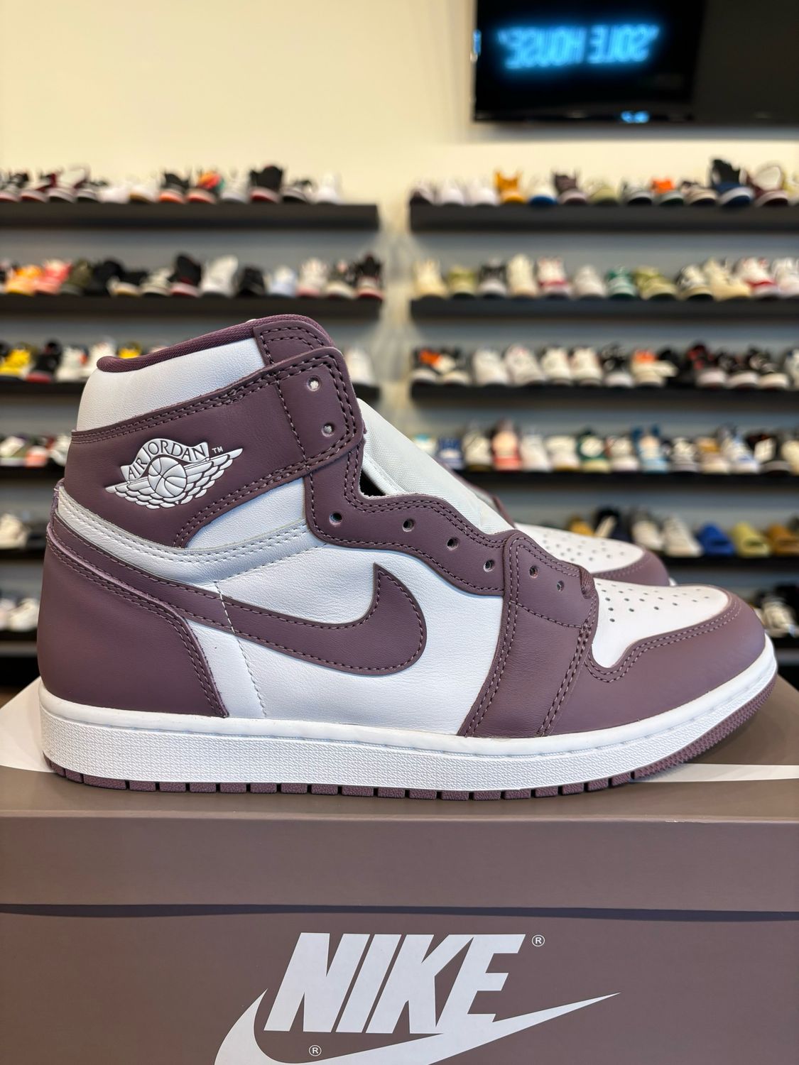 Jordan 1 Mauve Size 10 Brand New