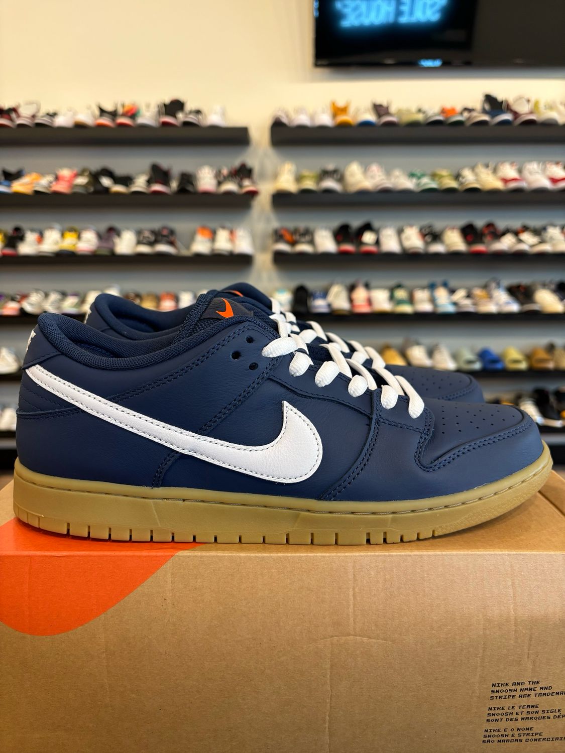 Nike SB Dunk Low Navy Gum Size 10.5 Pre-Owned