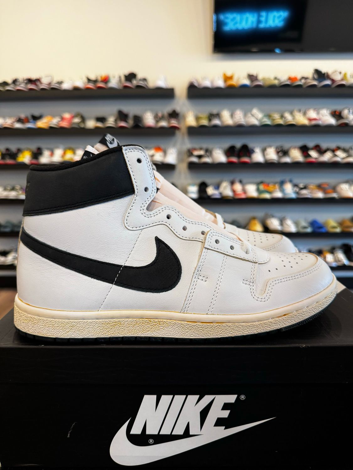 Nike Air Ship A Ma Maniere White Black Size 10.5 Brand New