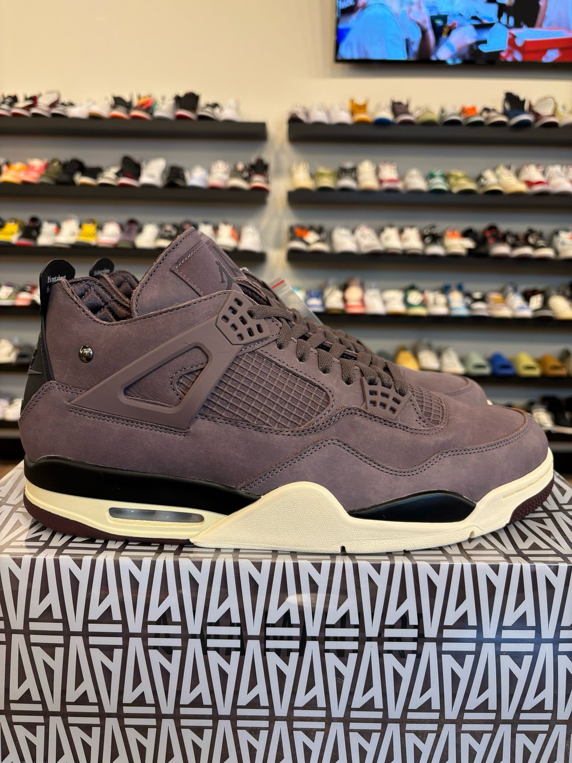 Jordan 4 A Ma Maniere Violet Ore Size 13 Pre-Owned