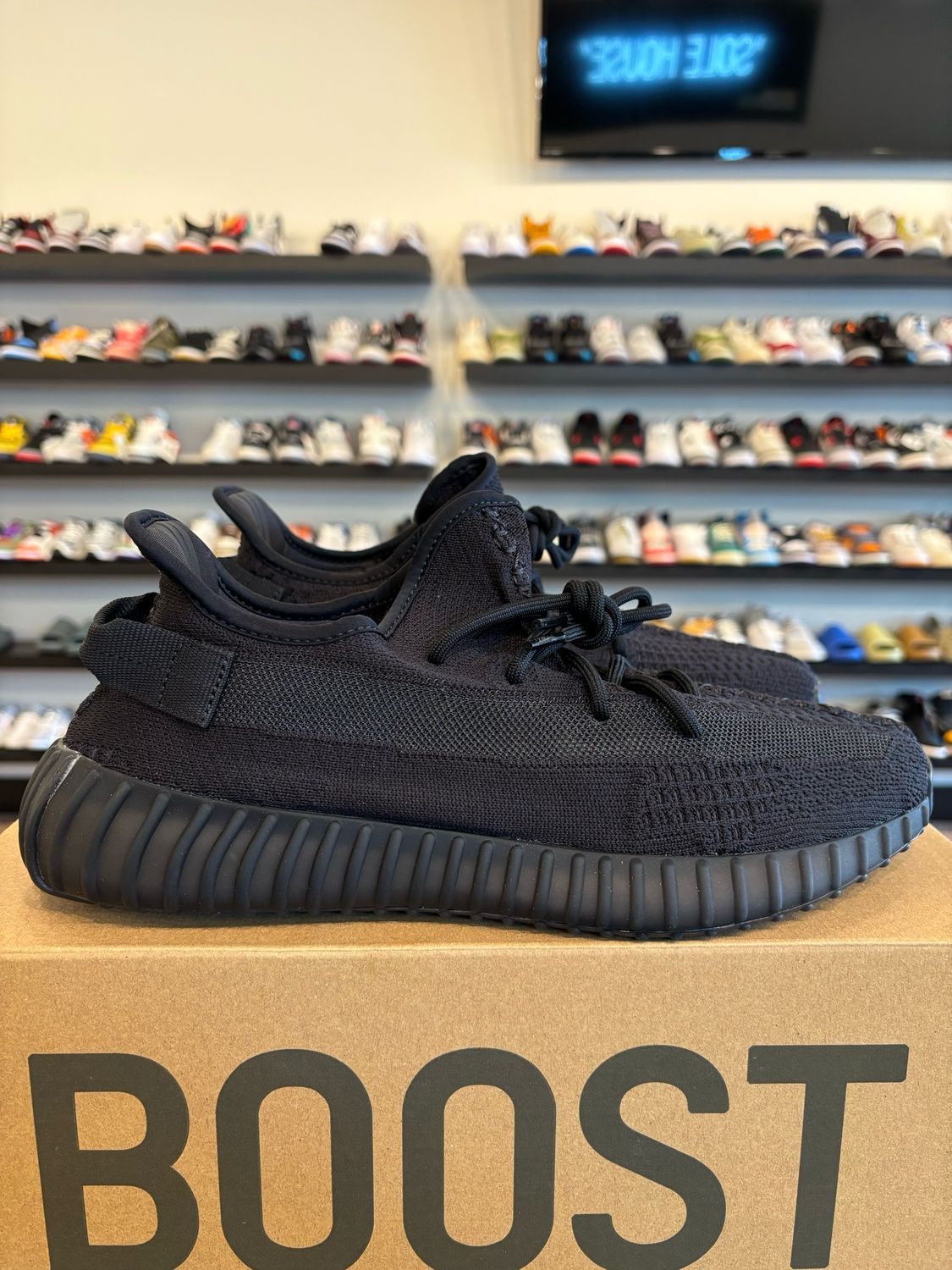 Yeezy 350 V2 Onyx Size 11.5 Brand New