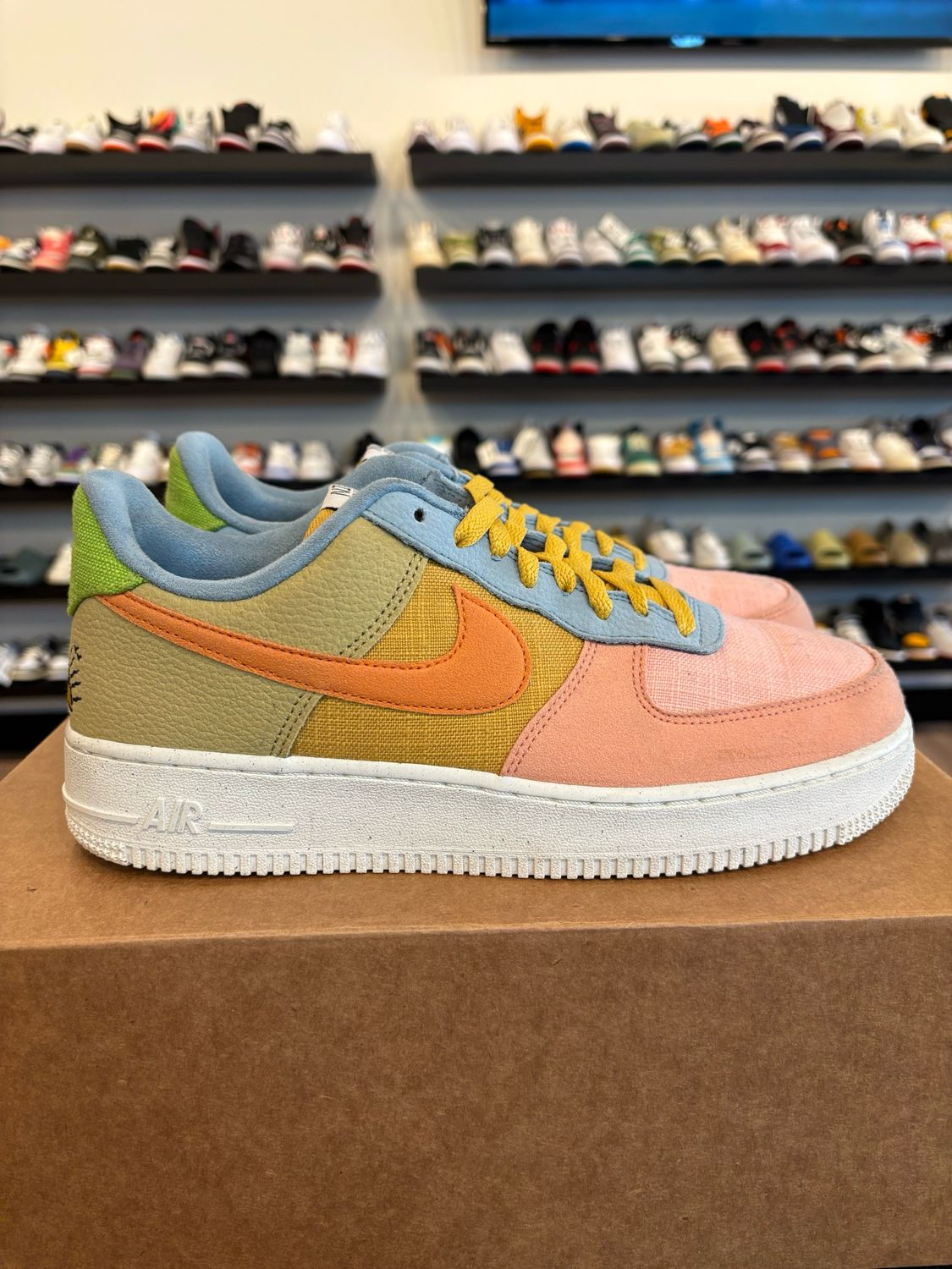 Nike Air Force 1 Sun Club Size 8.5 Pre-Owned (No Box)
