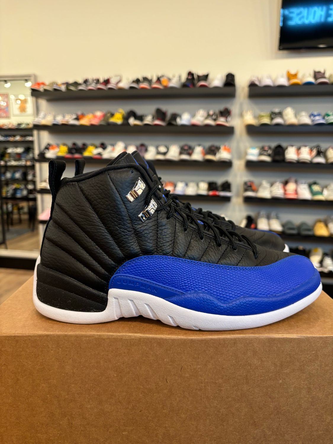 Jordan 12 Hyper Royal Size 8.5 (10W) Pre-Owned (No Box)