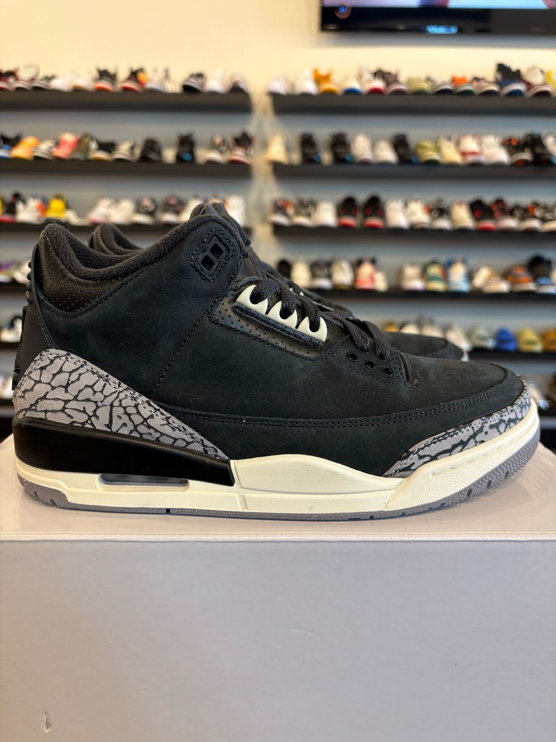 Jordan 3 Off Noir Size 6Y (7.5W) Pre-Owned