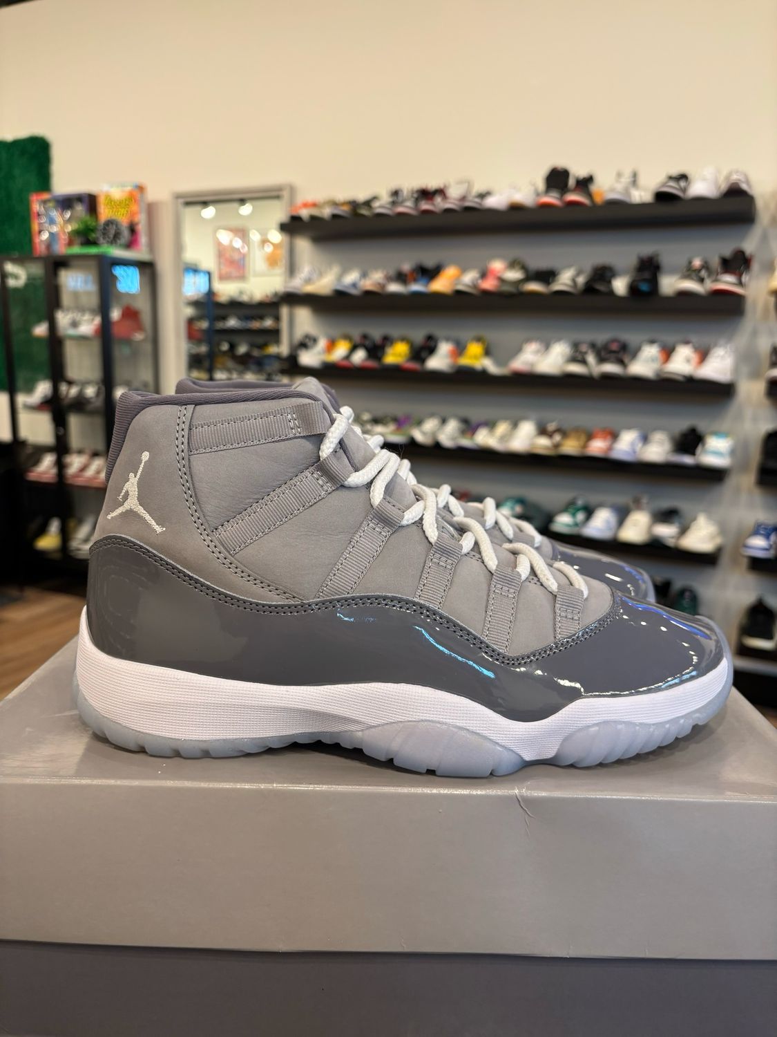 Jordan 11 Cool Grey Size 8.5 Pre-Owned