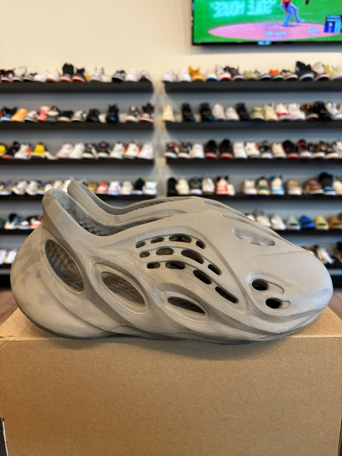 Yeezy Foam Rnnr Stone Sage Size 9 Pre-Owned