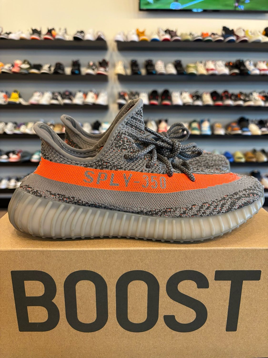 Yeezy 350 V2 Beluga Reflective Size 9 Pre-Owned