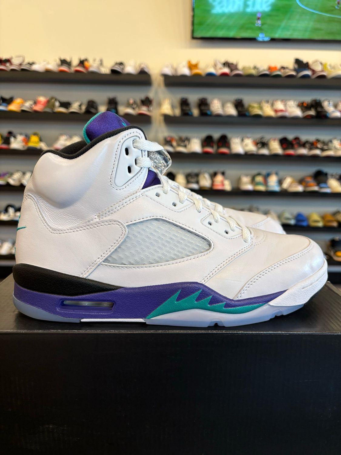 Jordan 5 Grape 2025 Size 9.5 Pre-Owned