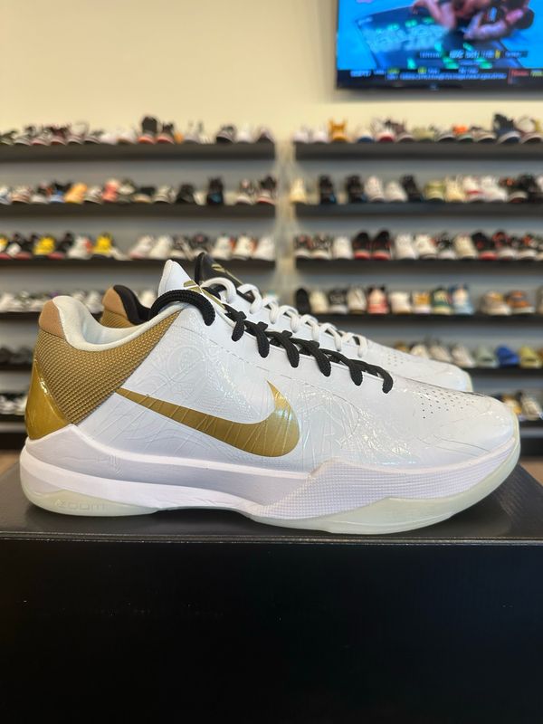 Nike Kobe 5 Big Stage Size 9.5 Brand New