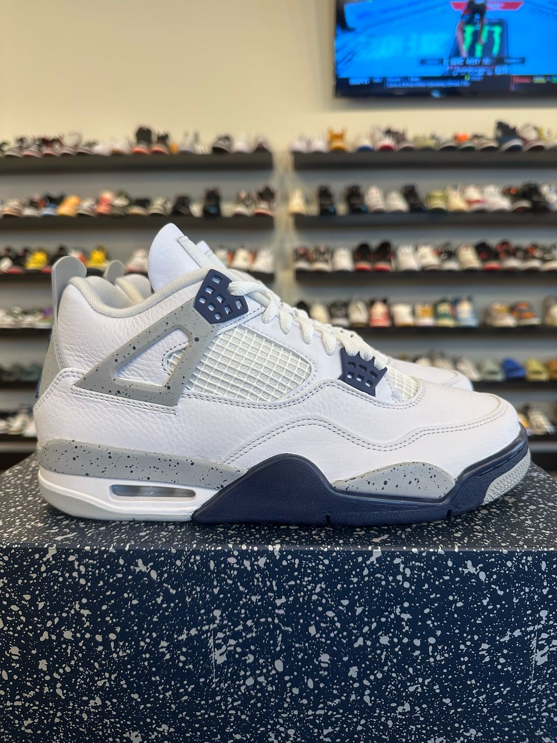 Jordan 4 Midnight Navy Size 9.5 Brand New