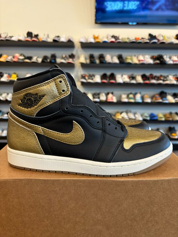 Jordan 1 Metallic Gold Size 9.5 Brand New (No Box)