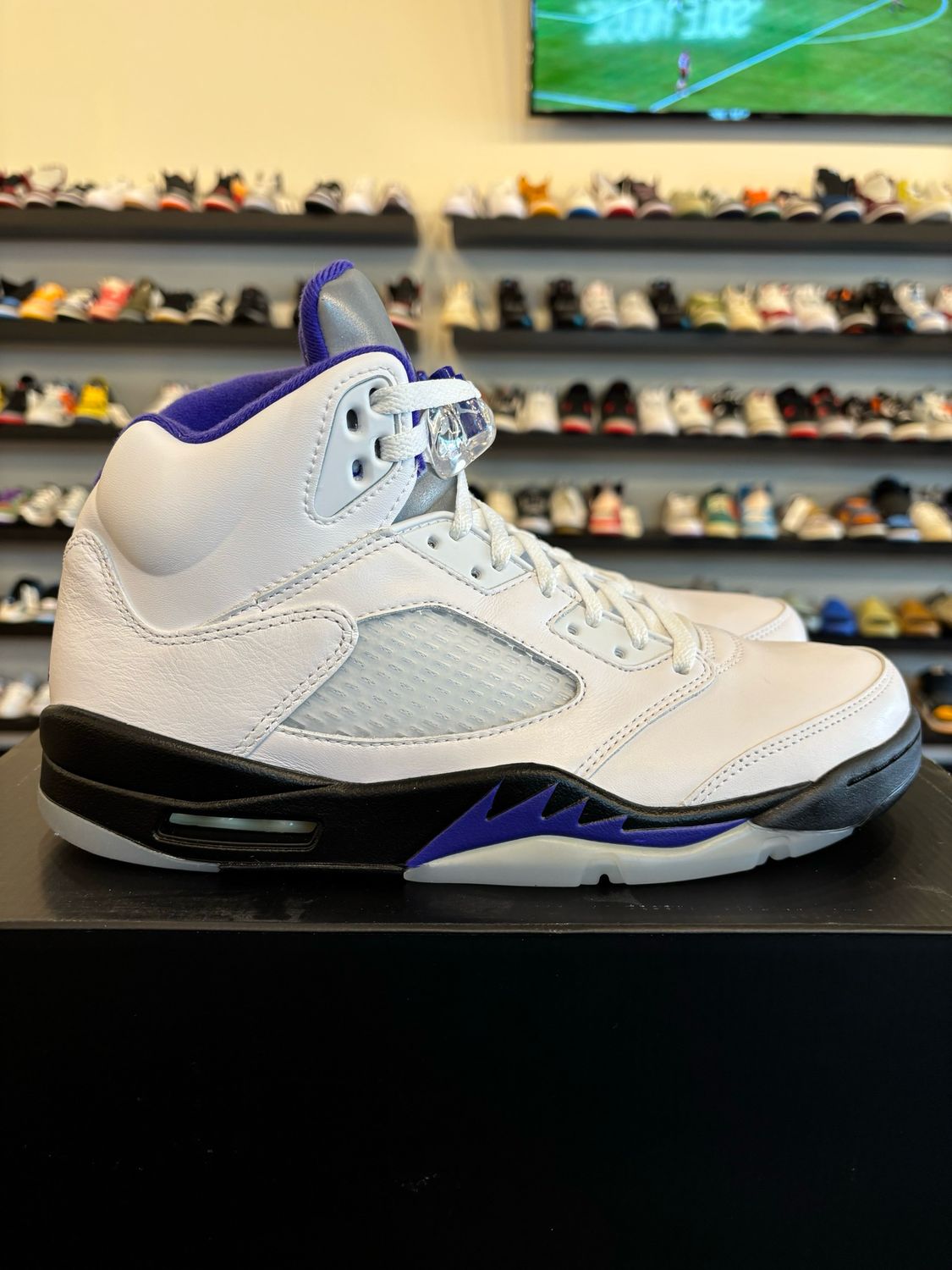 Jordan 5 Dark Concord Size 10.5 Pre-Owned