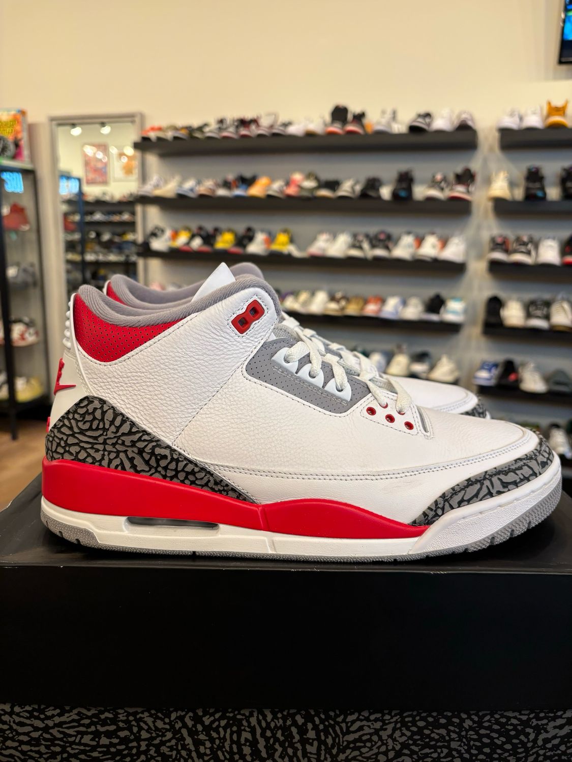 Jordan 3 Fire Red 2022 Size 12 Pre-Owned