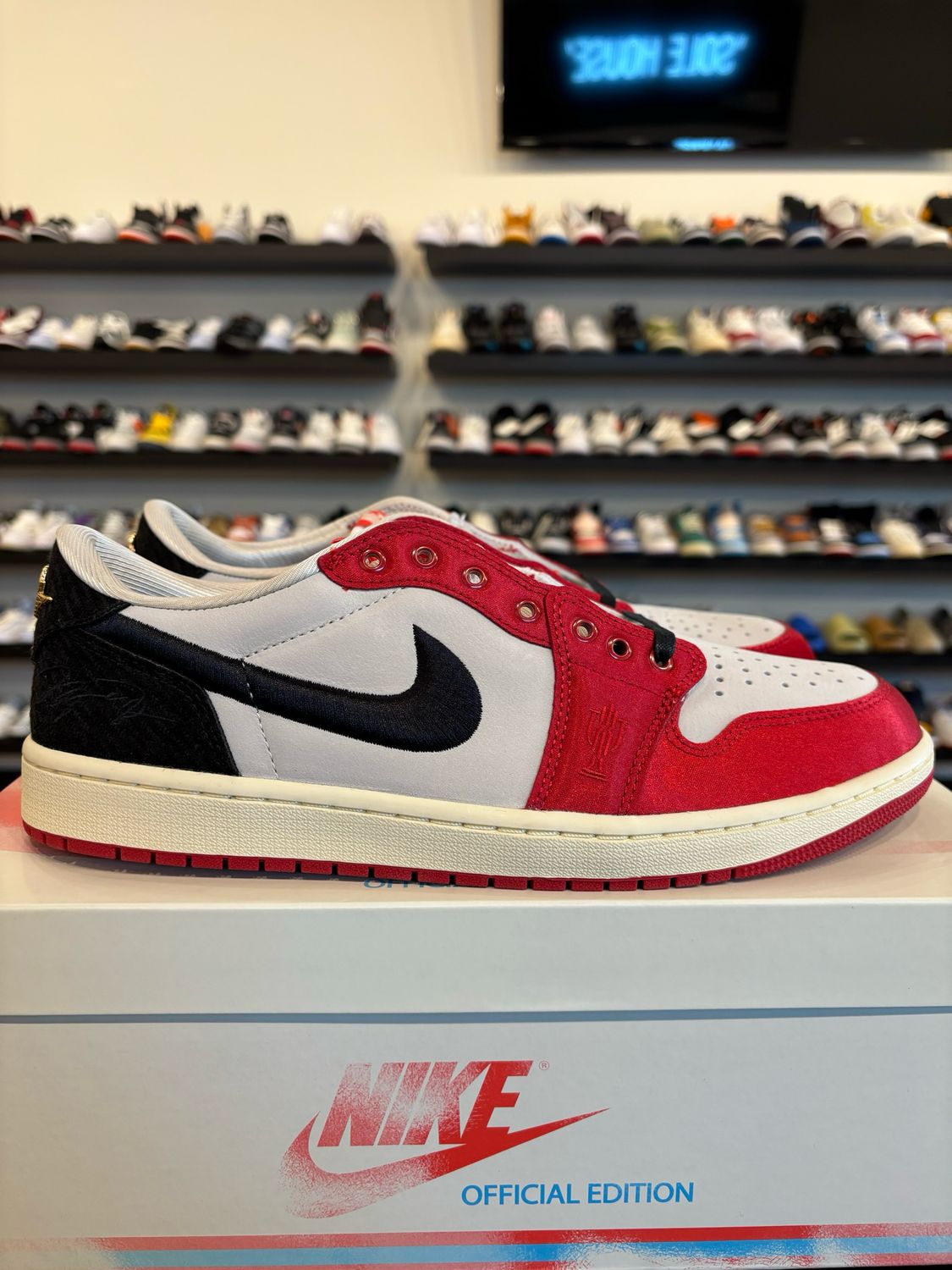 Jordan 1 Low Trophy Room Rookie Card Away Size 11 Brand New