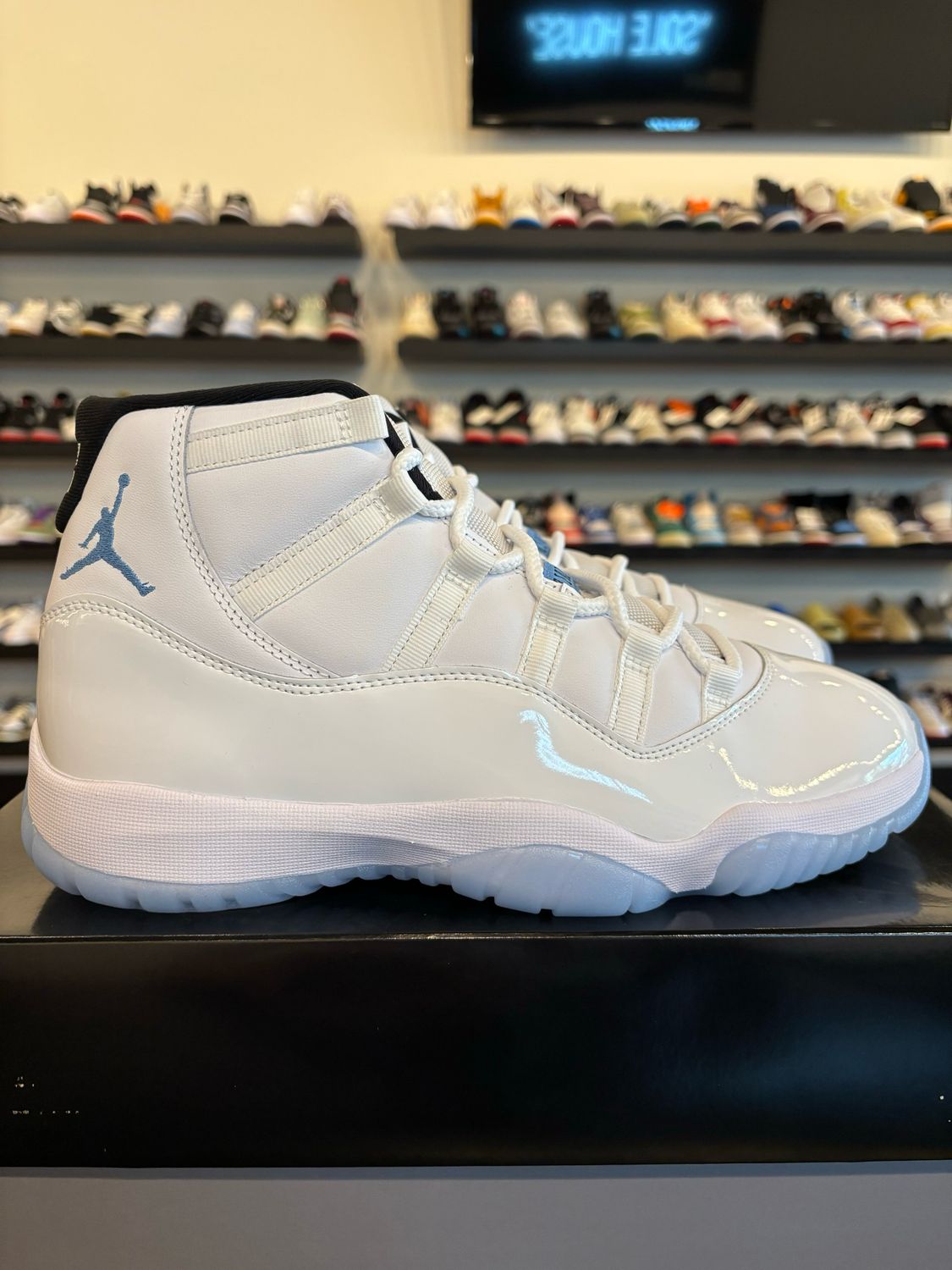 Jordan 11 Legend Blue 2024 Size 10.5 Brand New