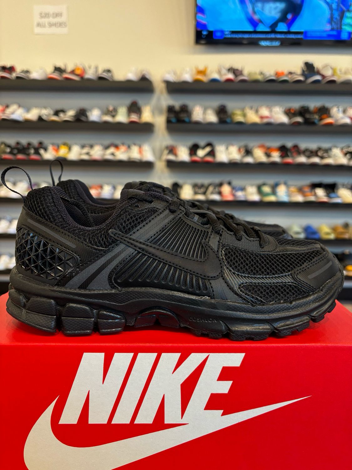 Nike Vomero 5 Triple Black Size 5.5Y (7W) Brand New