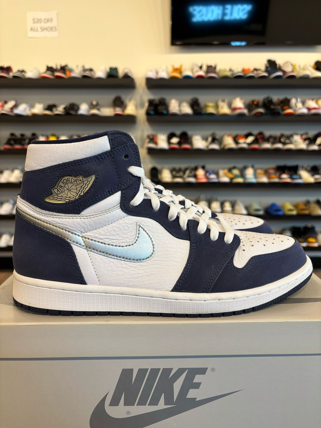 Jordan 1 Midnight Navy CO.JP Size 11 Pre-Owned