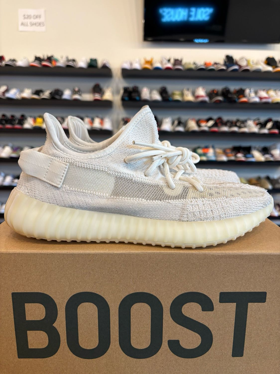 Yeezy 350 V2 Bone Size 8 Pre-Owned