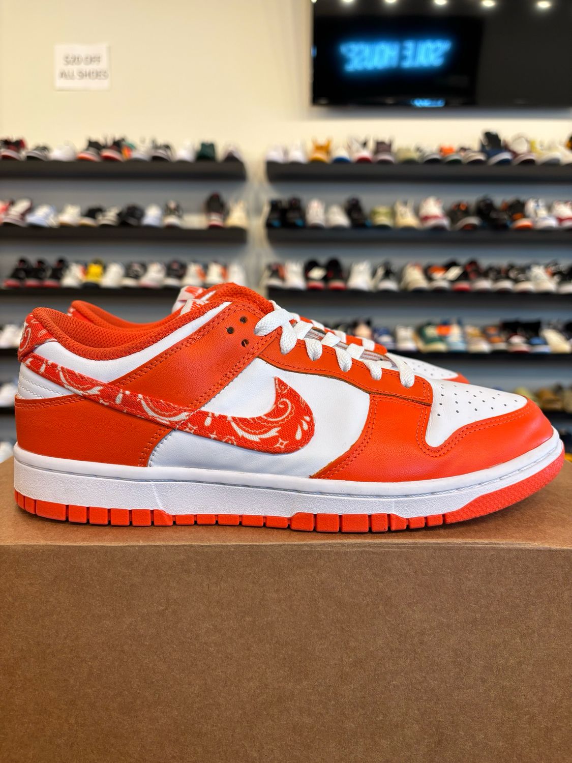 Nike Dunk Low Orange Paisley Size 8 (9.5W) Pre-Owned (No Box)