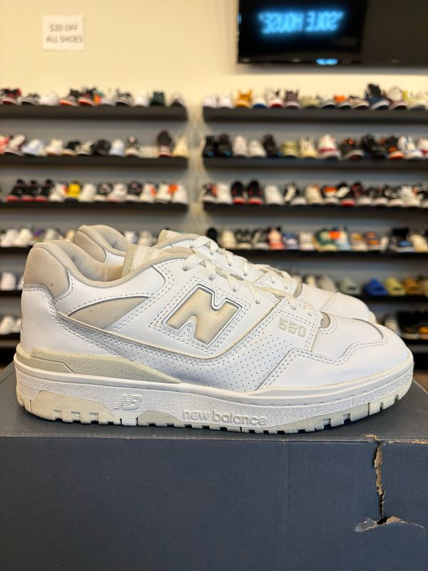 New Balance 550 White Beige Size 8 (9.5W) Pre-Owned