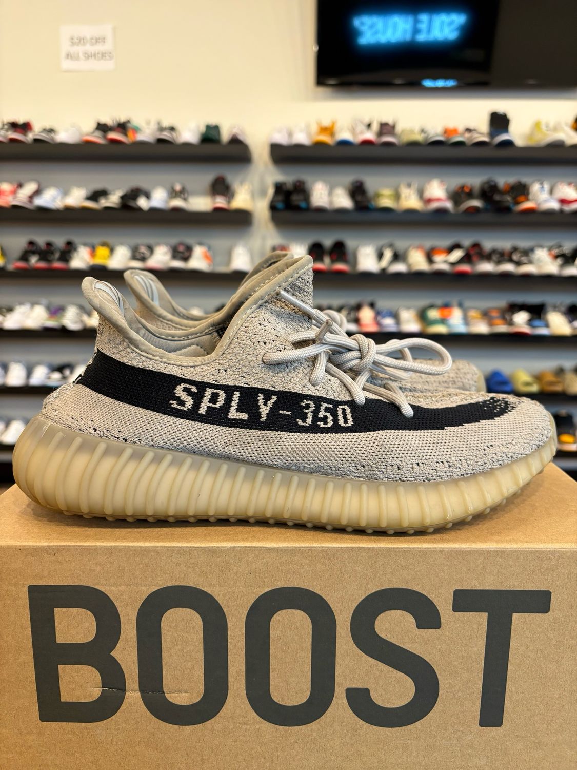Yeezy 350 V2 Slate Size 8 Pre-Owned