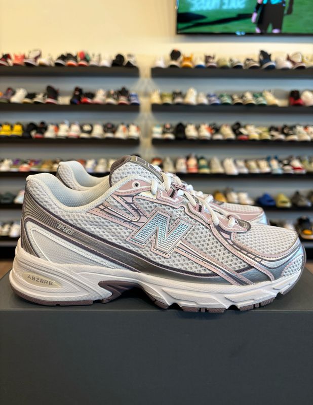 New Balance 740 Rose Size 6.5Y (8W) Brand New