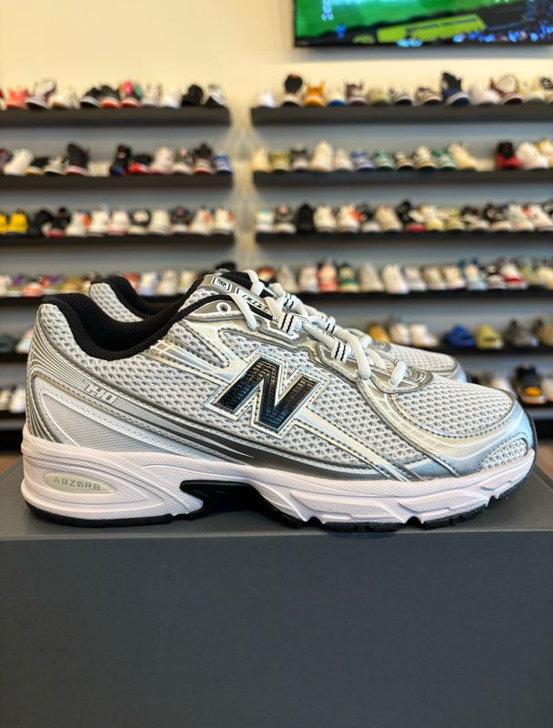 New Balance 740 Grey Black Size 6.5Y (8W) Brand New