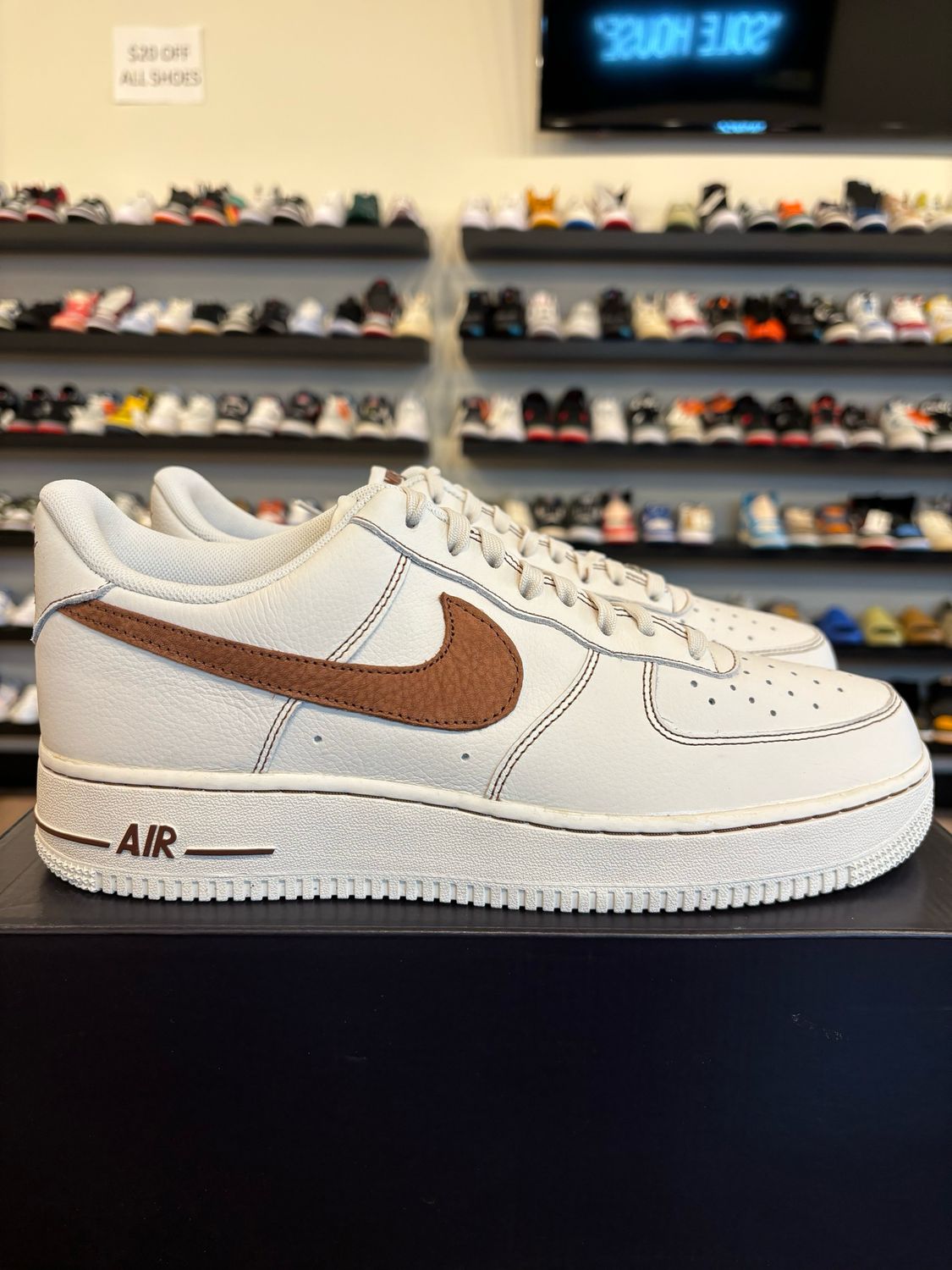 Nike Air Force 1 Low Ivory Brown Size 11 Brand New