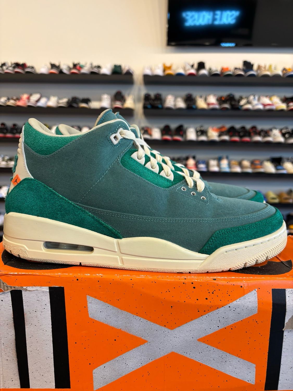 Jordan 3 Nina Chanel Size 12 (13.5W) Pre-Owned