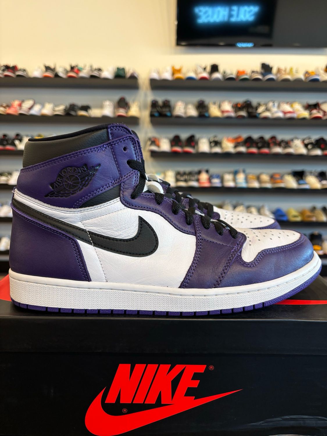 Jordan 1 Court Purple 2.0 Size 11.5 Pre-Owned
