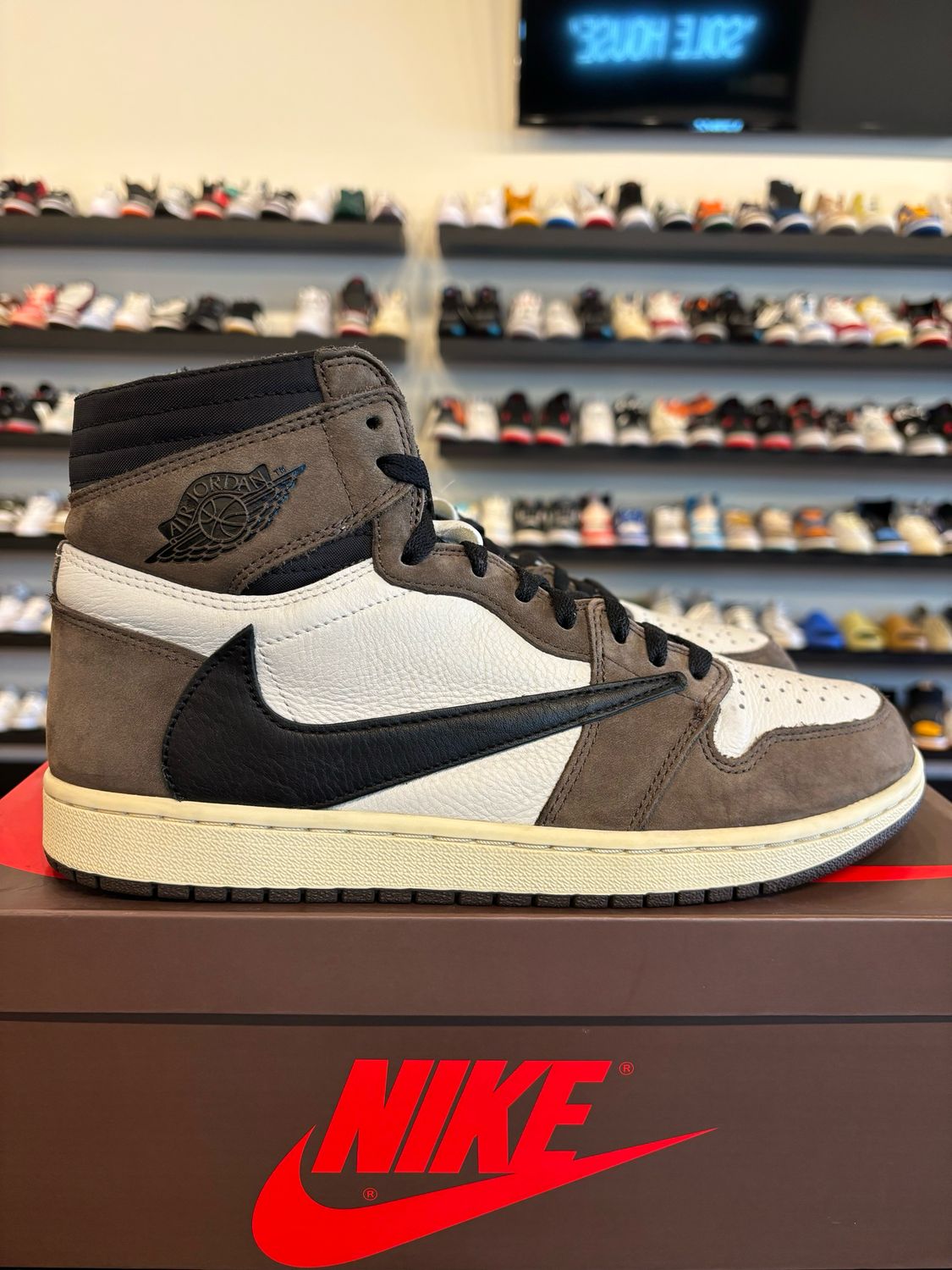 Jordan 1 High Travis Scott Mocha Size 10.5 Pre-Owned