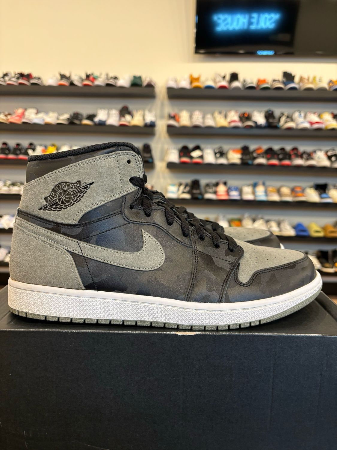 Jordan 1 Camo Shadow Size 11.5 Pre-Owned