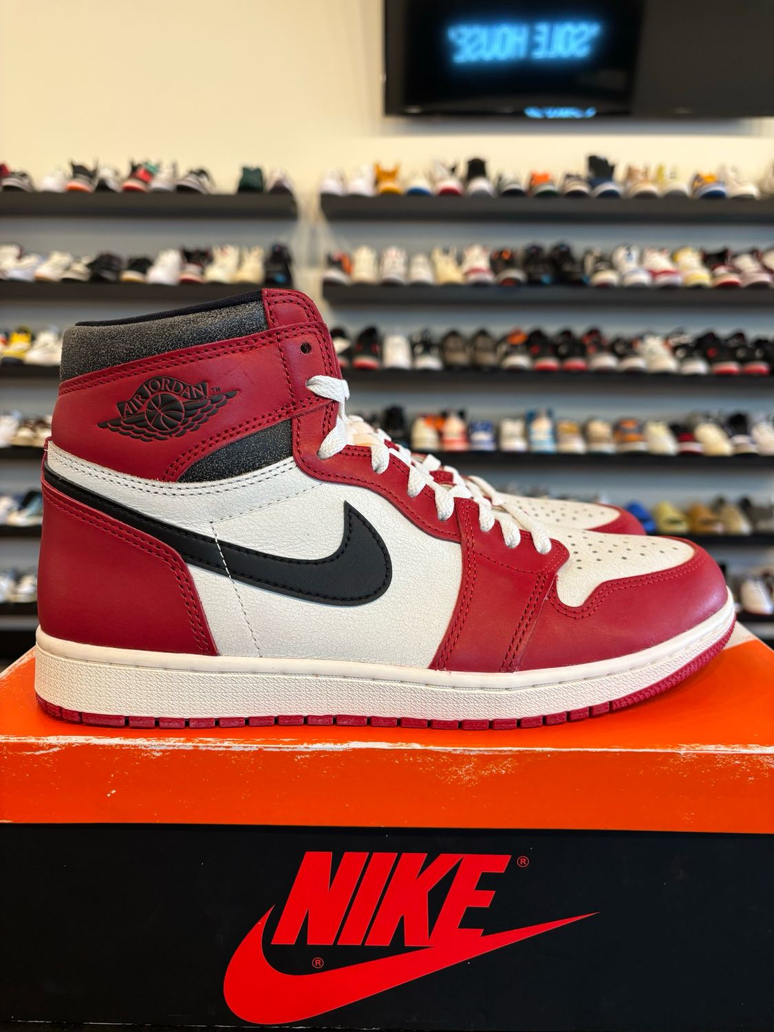 Jordan 1 Lost and Found Size 10.5 Pre-Owned