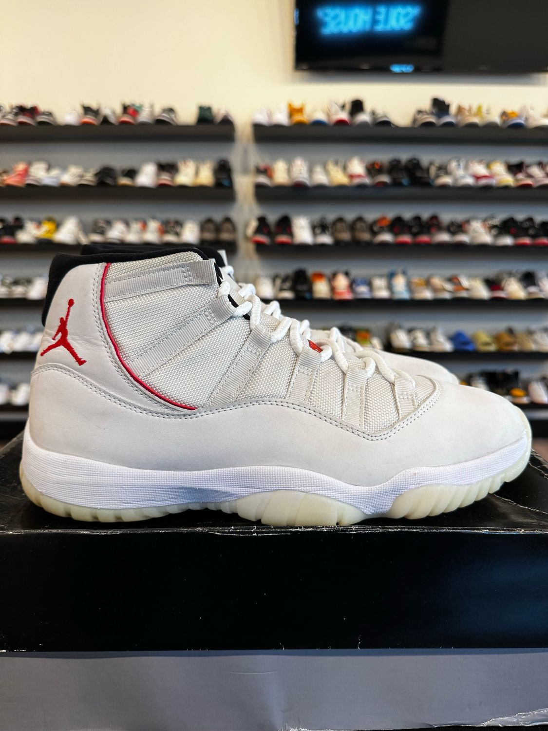 Jordan 11 Platinum Tint Size 10.5 Pre-Owned