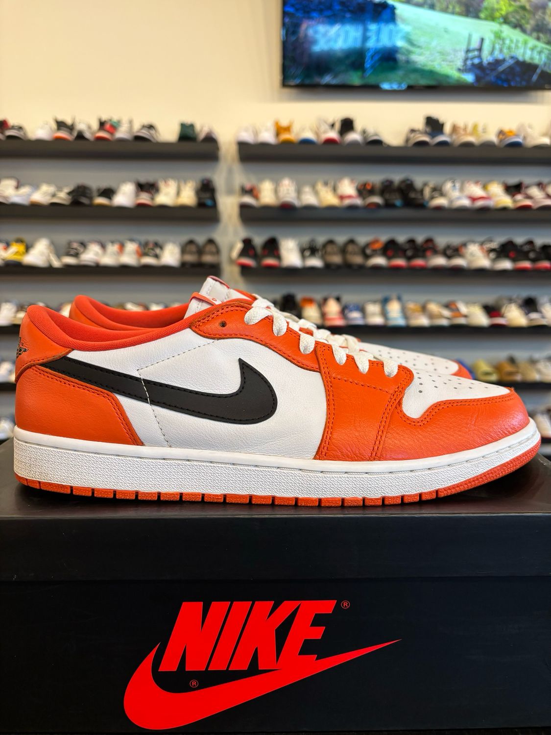 Jordan 1 Low Starfish Size 11.5 Pre-Owned