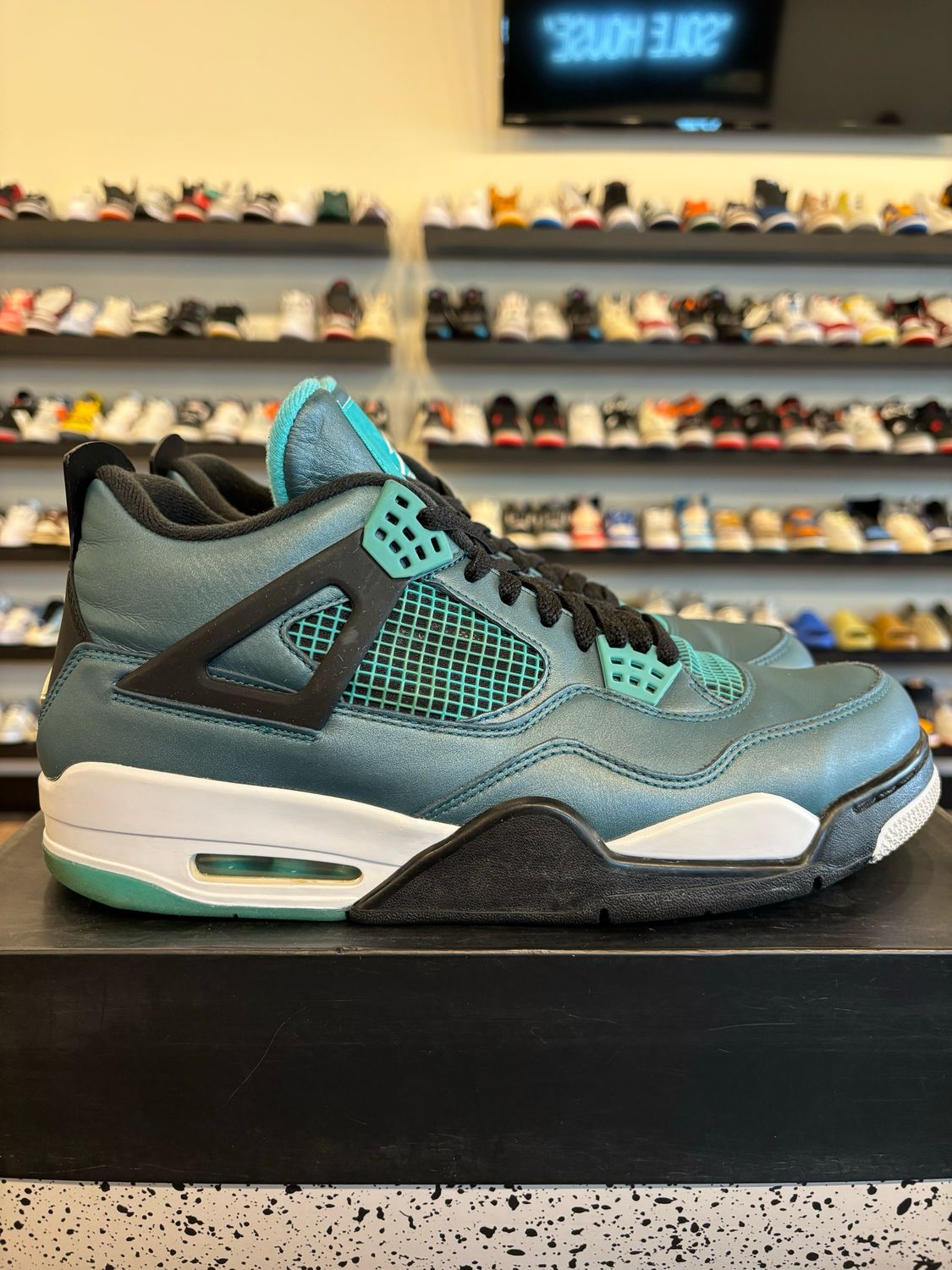 Jordan 4 Teal 2016 Size 12 Pre-Owned