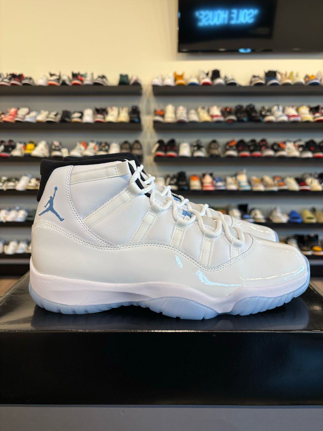 Jordan 11 Legend Blue 2024 Size 12 Brand New