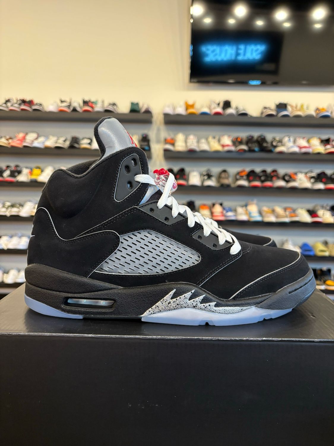 Jordan 5 Reimagined Black Metallic Size 12 Brand New