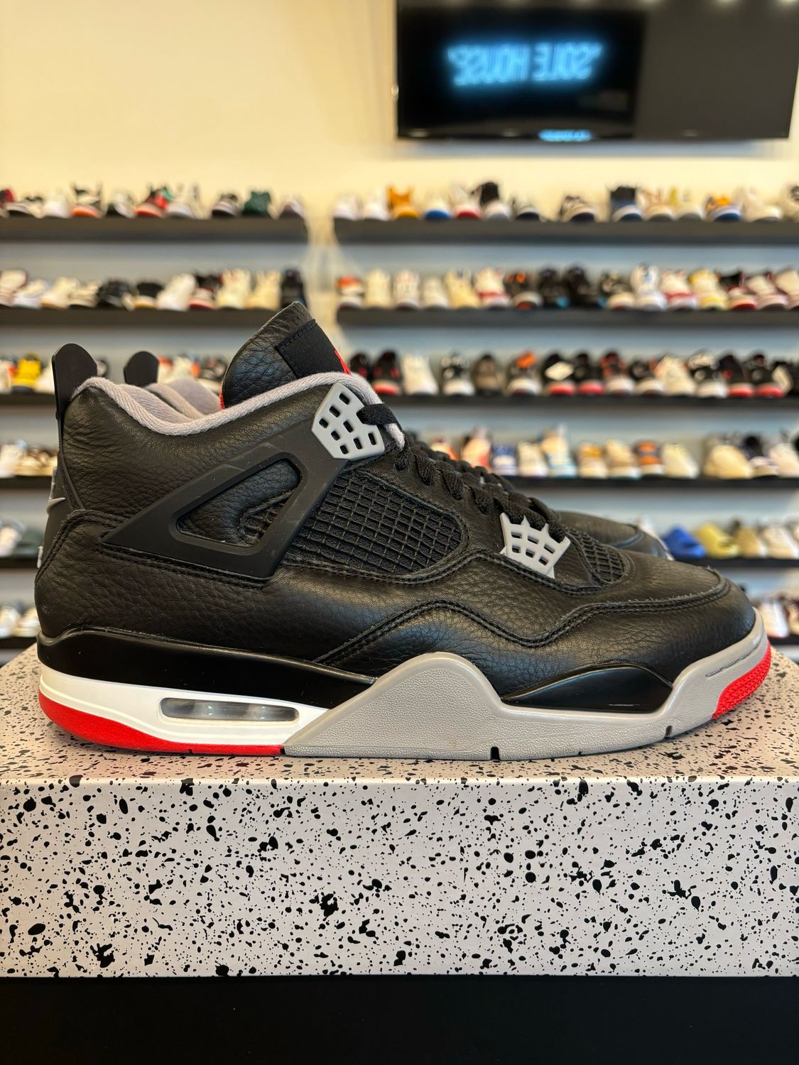 Jordan 4 Bred Reimagined Size 10 Pre-Owned
