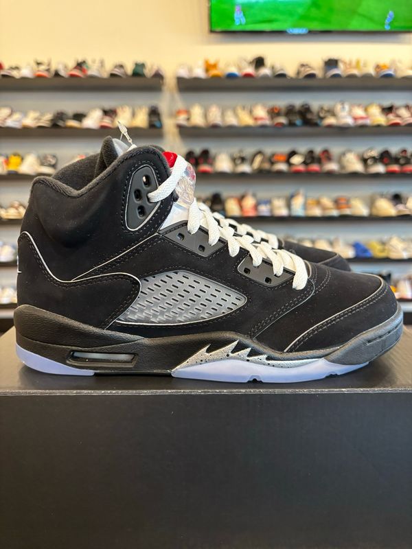 Jordan 5 Reimagined Black Metallic Size 5.5Y (7W) Brand New