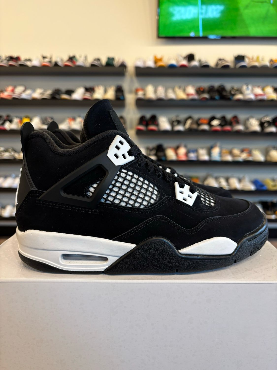 Jordan 4 White Thunder Size 5Y (6.5W) Brand New