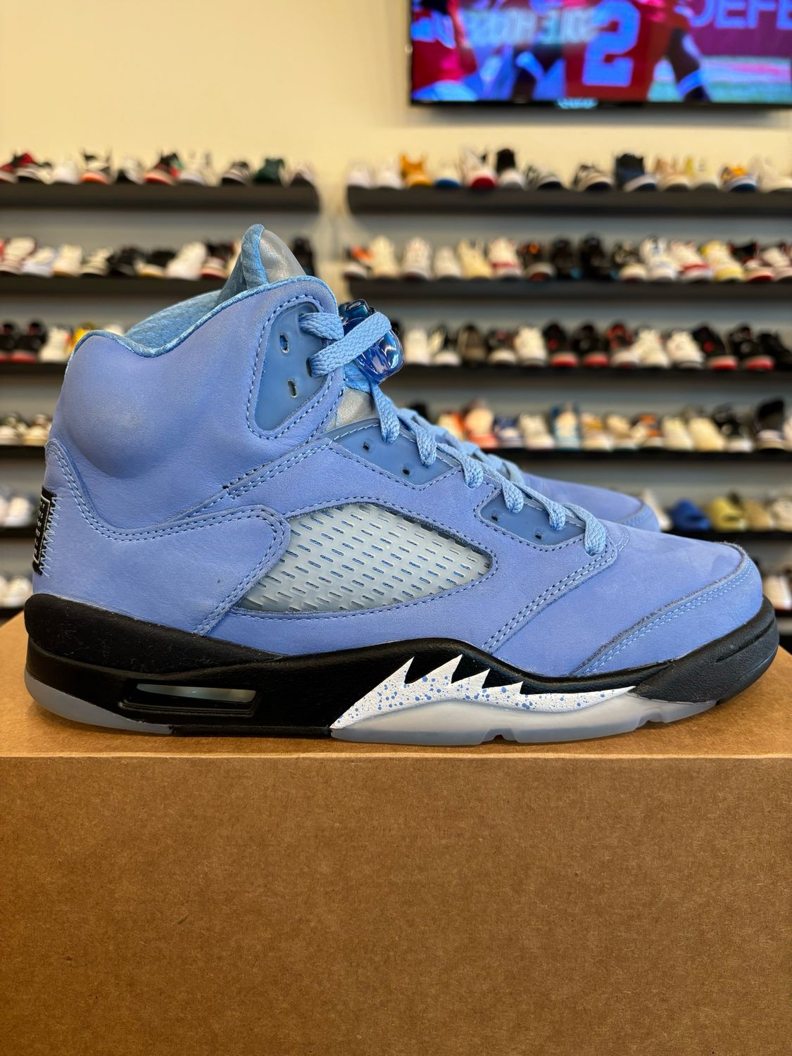 Jordan 5 University Blue Size 8.5 Pre-Owned (No Box)