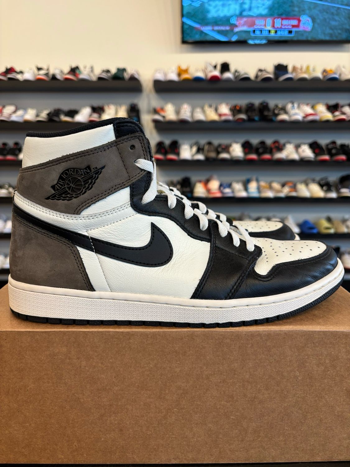 Jordan 1 Mocha Size 12 Pre-Owned (No Box)