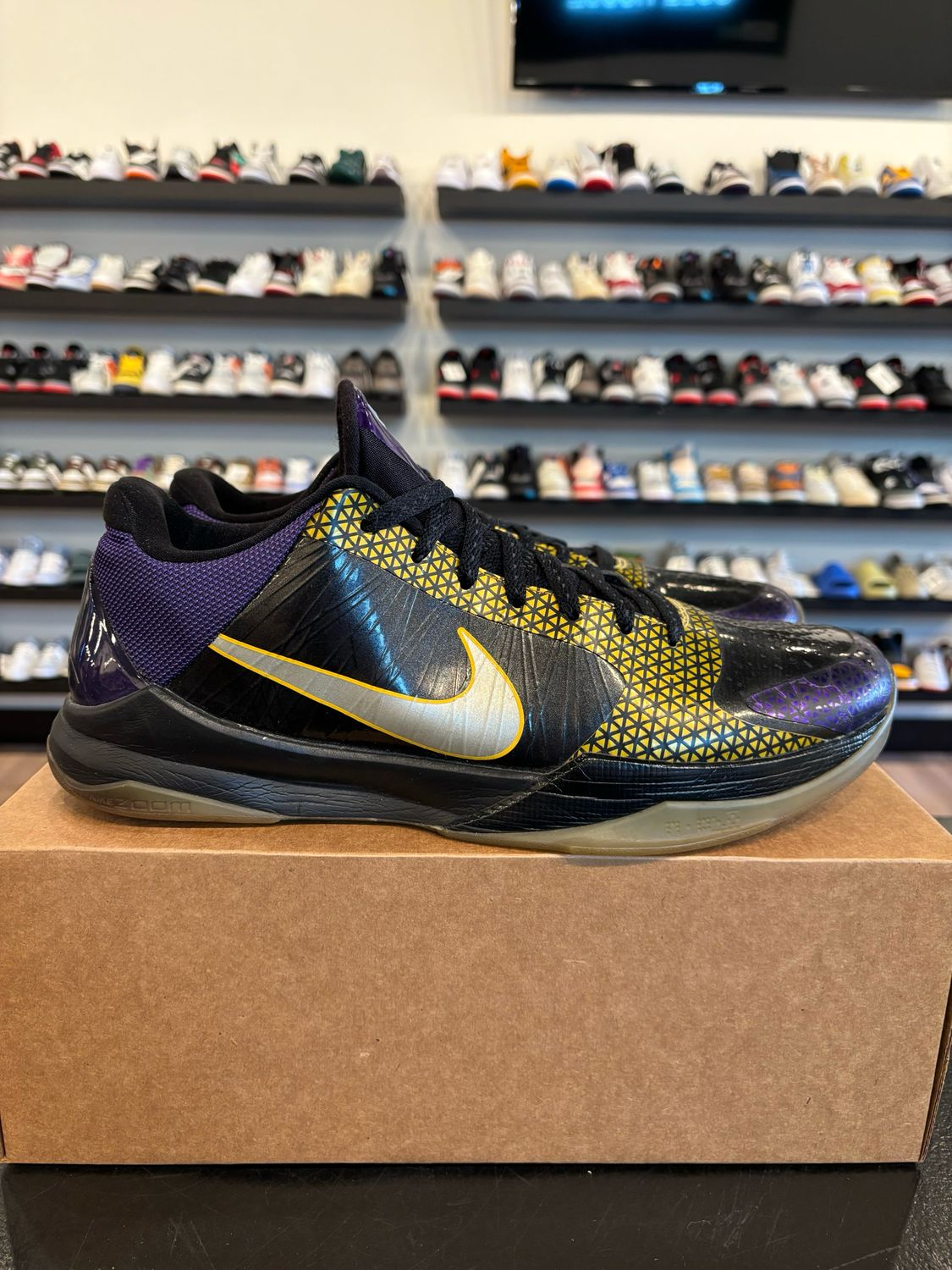 Nike Kobe 5 POP Away Size 13 Pre-Owned (No Box)