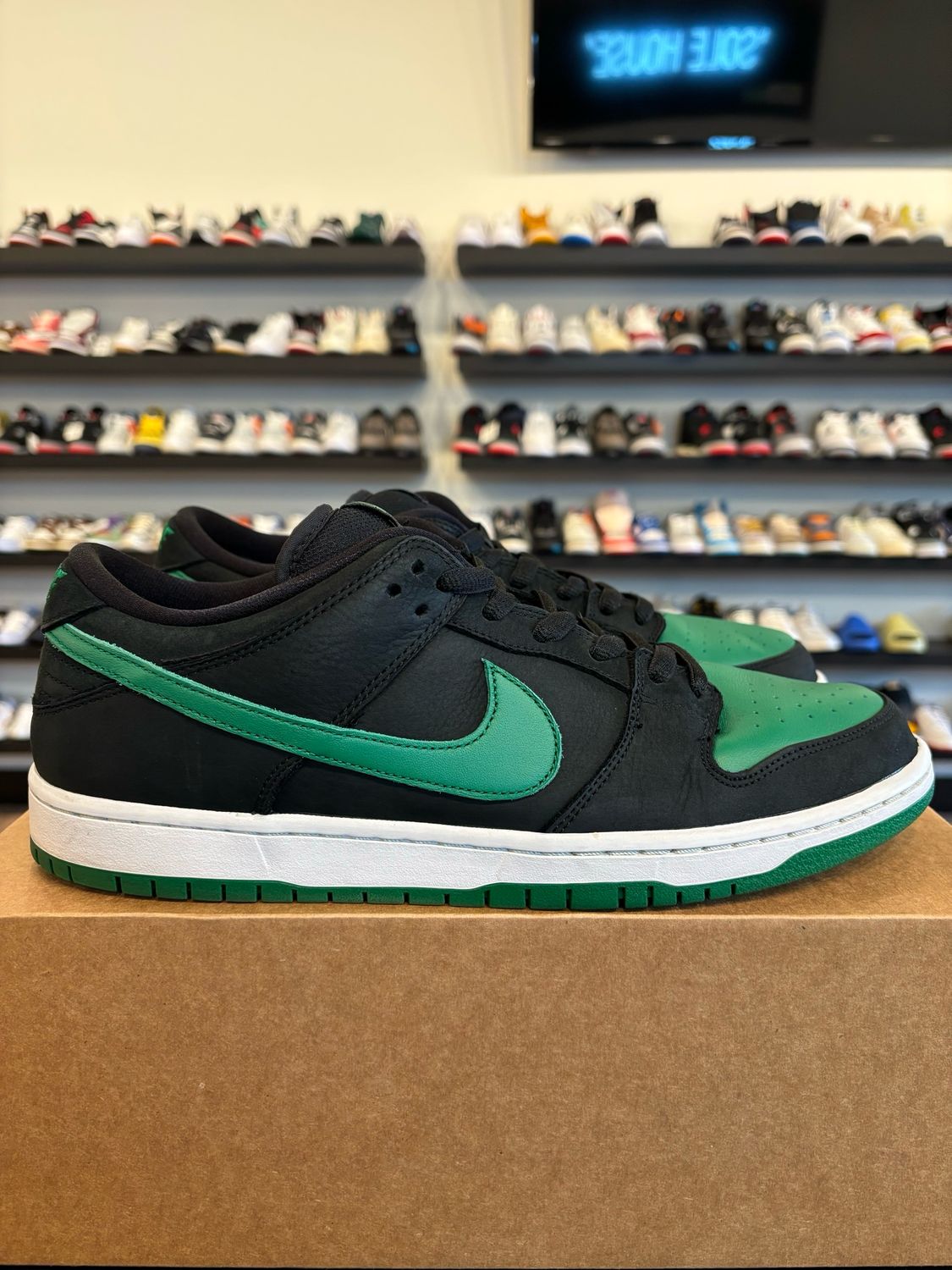 Nike SB Dunk Low J-Pack Pine Green Size 12 Pre-Owned (No Box)