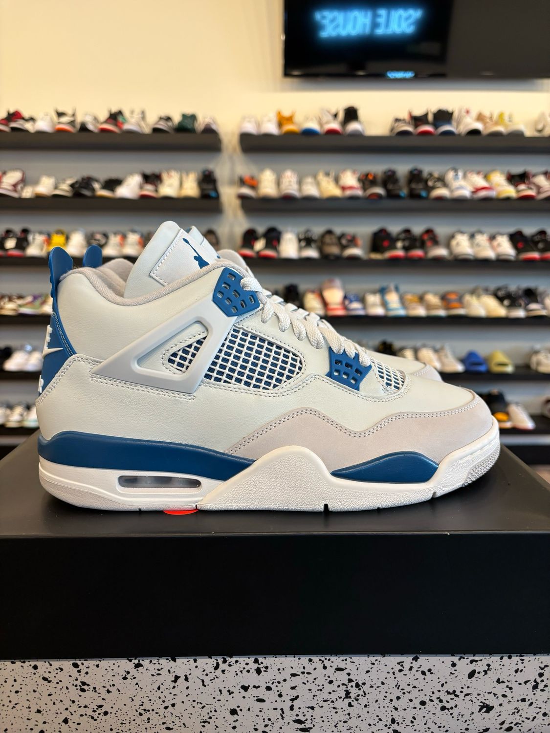 Jordan 4 Military Blue 2024 Size 9.5 Brand New