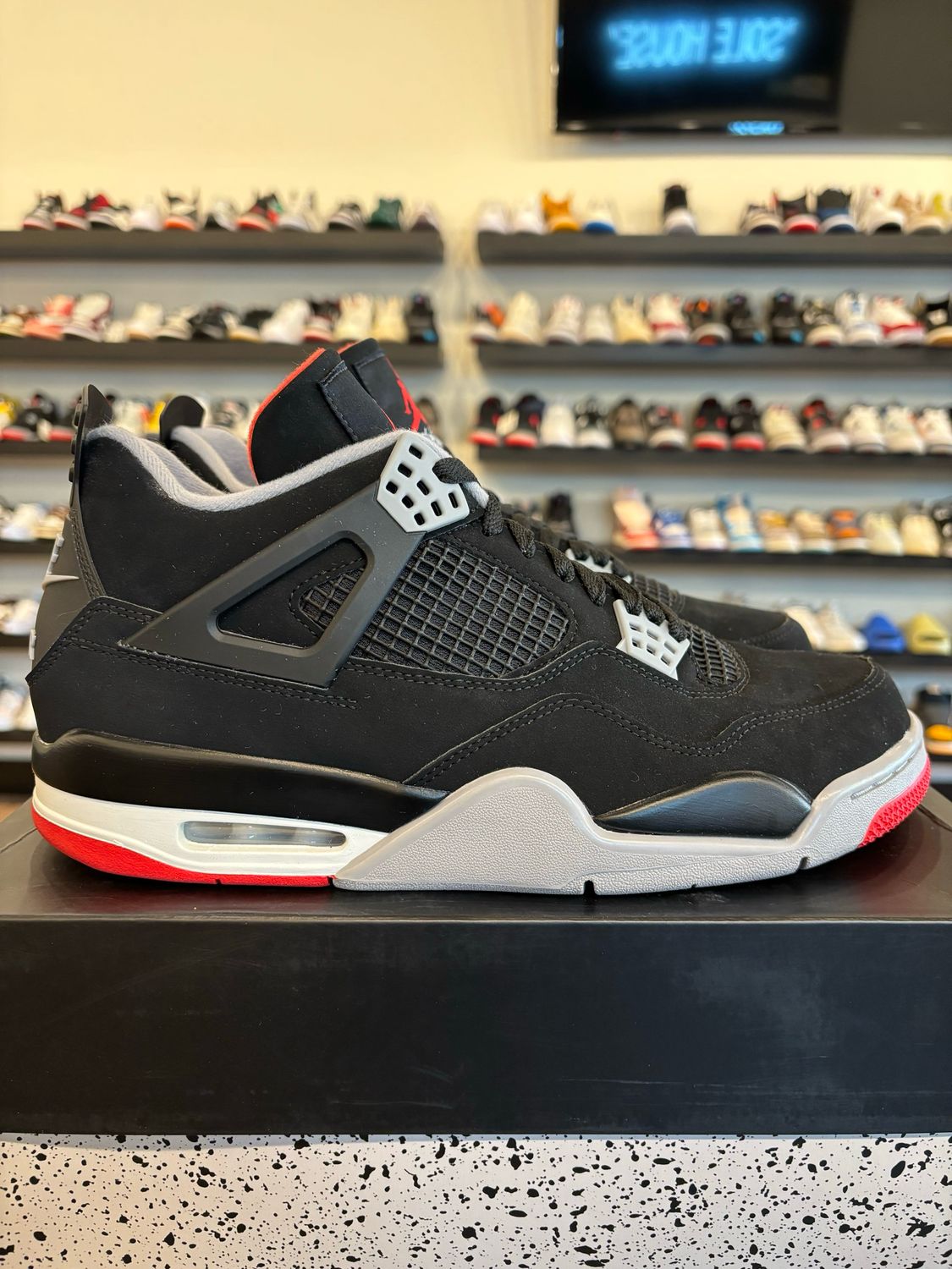 Jordan 4 Bred 2019 Size 10.5 Pre-Owned