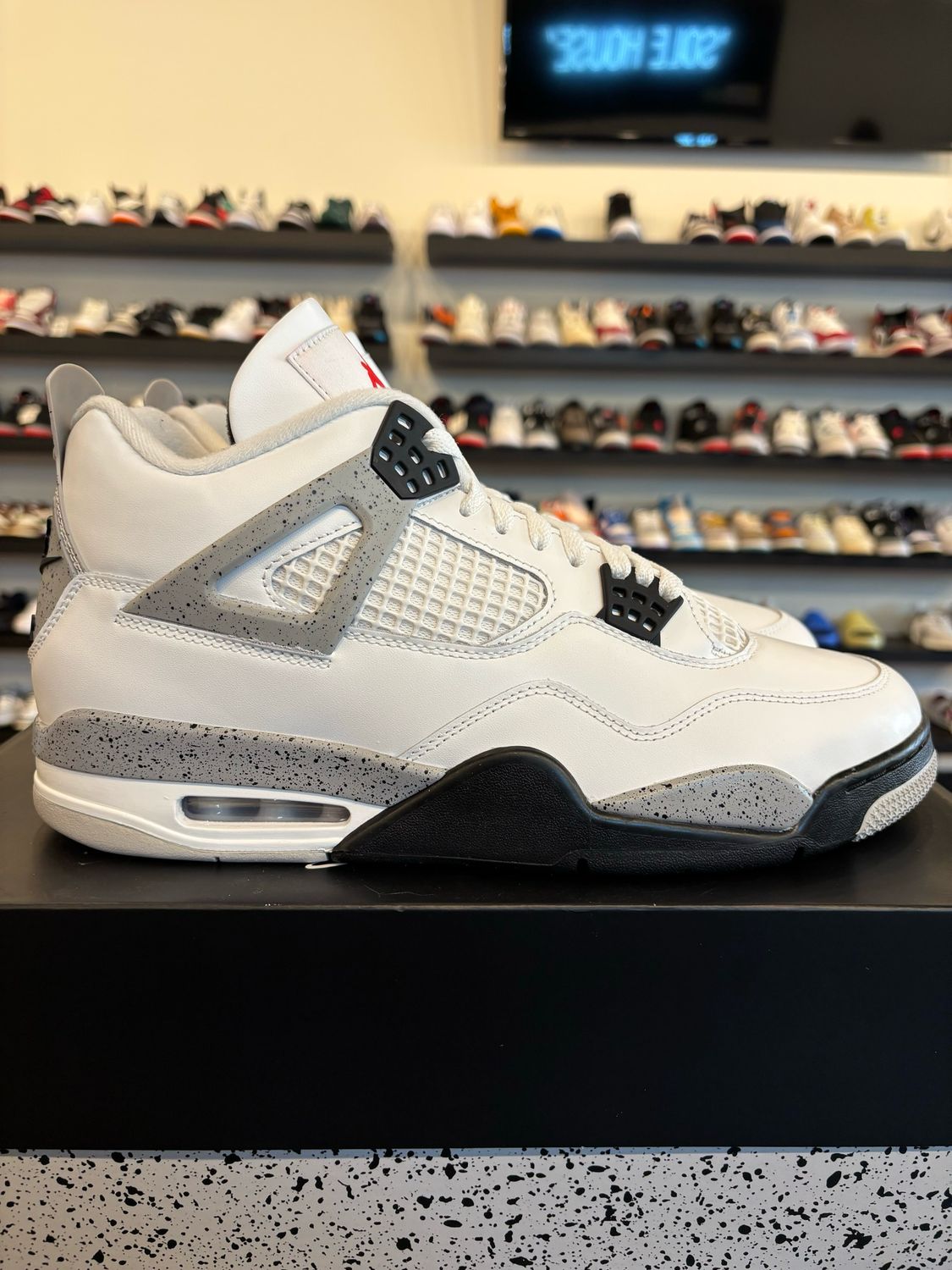 Jordan 4 White Cement 2025 Size 12 Pre-Owned