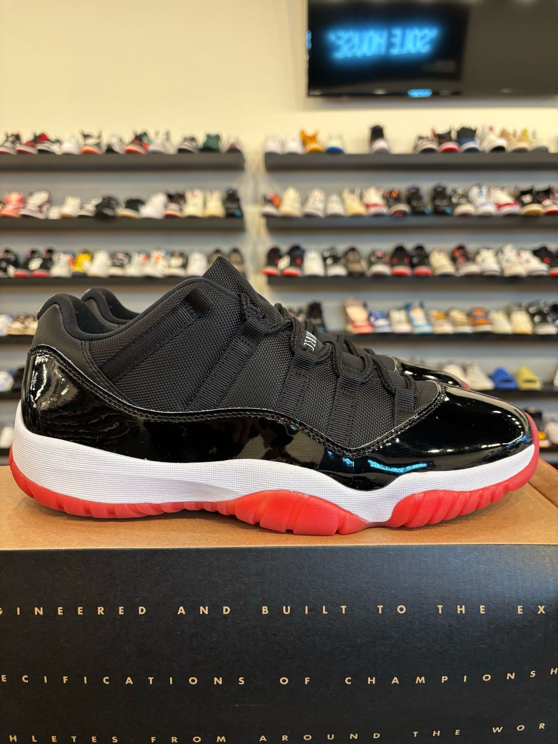 Jordan 11 Low Bred 2025 Size 12 Pre-Owned