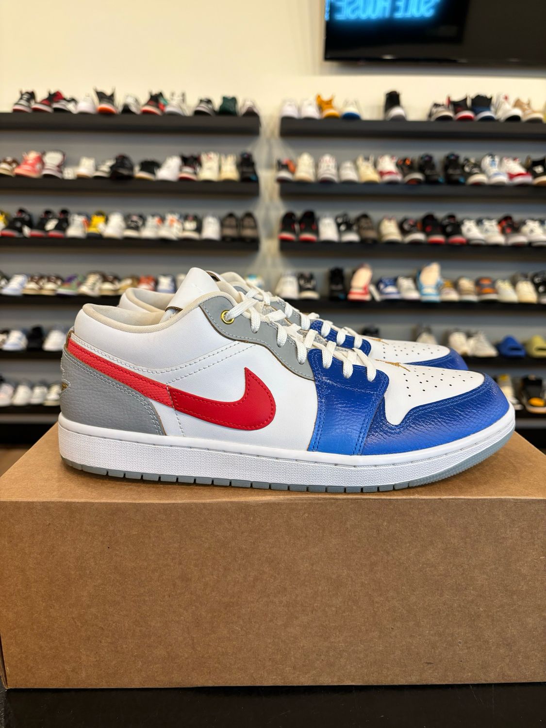 Jordan 1 Low Philippines Size 10.5 Pre-Owned (No Box)